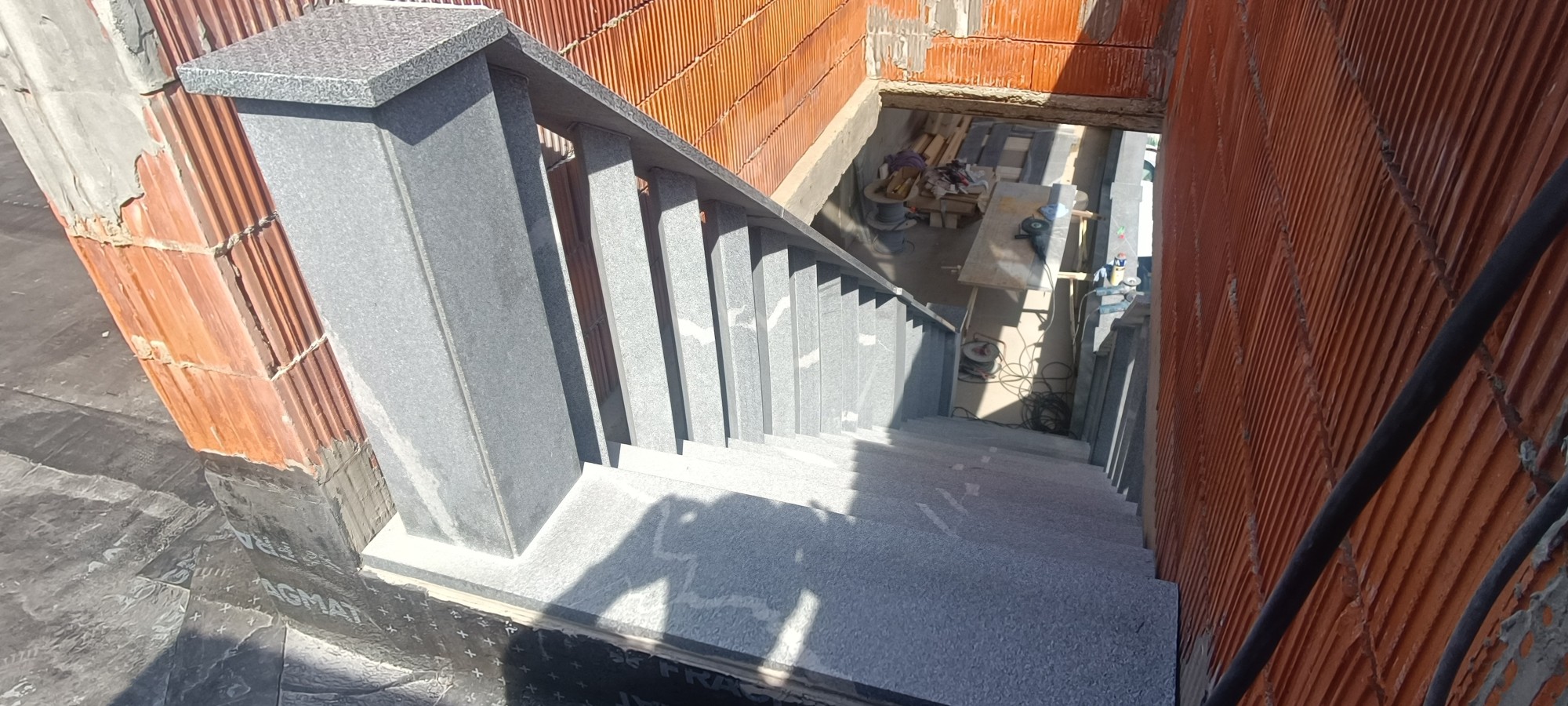 Keramične stopnice ob hiši